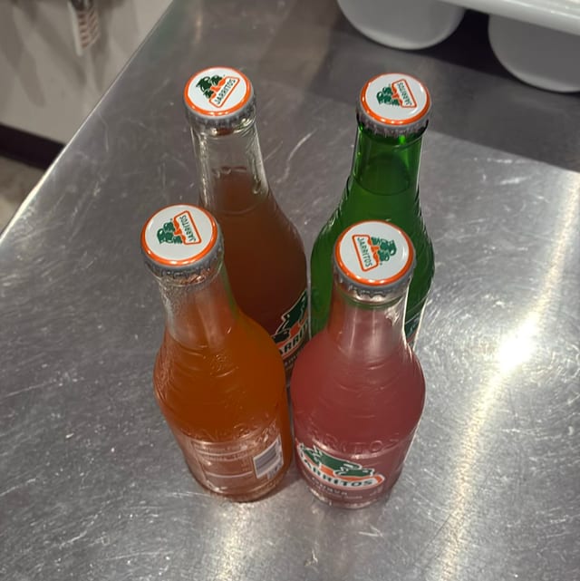 Jarritos.